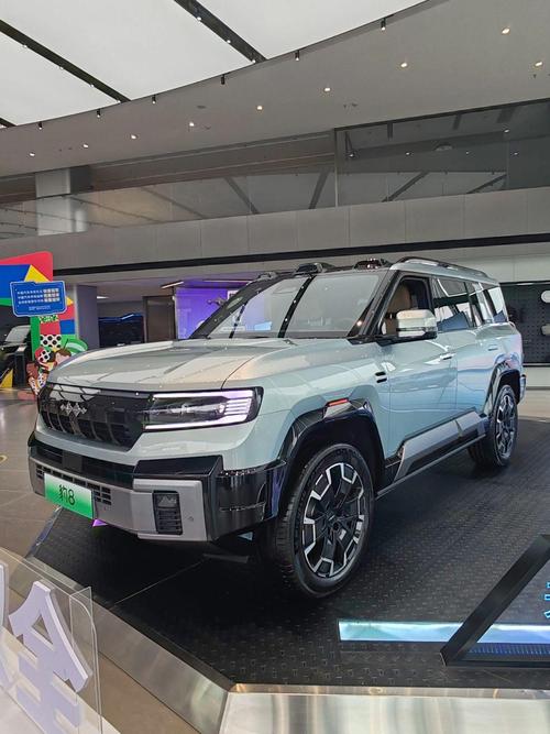 重庆65比亚迪方程豹硬派越野的爆款，英菲尼迪35周年与你共成长